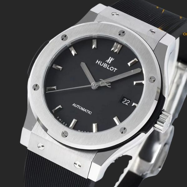 Hublot Classic Fusion Titanium mặt đen 