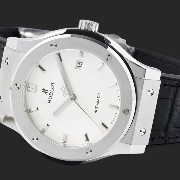 Hublot Classic Fusion Titanium mặt trắng 