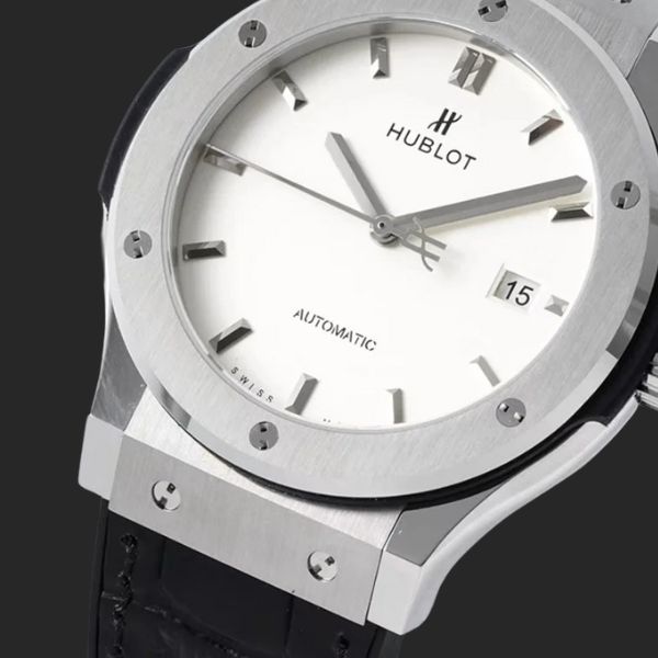 Hublot Classic Fusion Titanium mặt trắng 