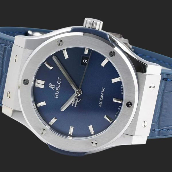 Hublot Classic Fusion Titanium mặt xanh dương